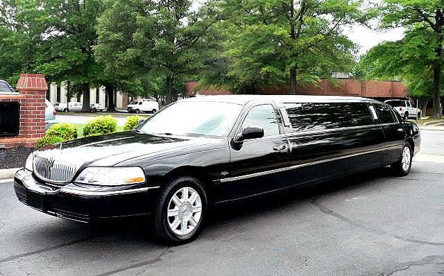 Columbus 8 Passenger Limo